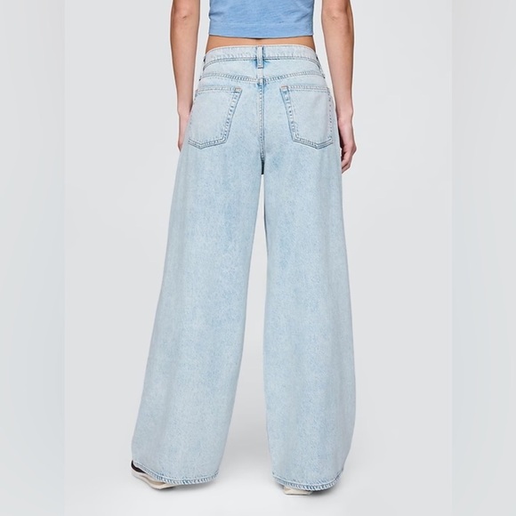 NWT! GAP Light Indigo Low Slung UltraSoft Extra Baggy Jeans - Size 35/20 🔹 - Picture 4 of 14